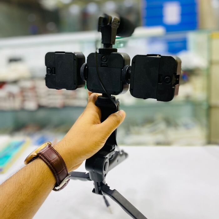 3 - AY-49 Vlogging Kit with 3 Focus Lights & Mic.